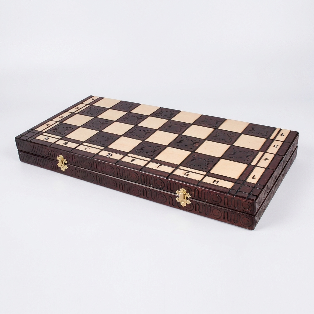 Lord Hand-Crafted Chess Set - Hornbeam Pieces & Burned Folding Board