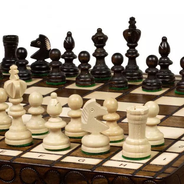 UK Classic Wooden Chess Set - Sycamore Pieces & Square
